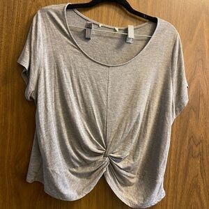 Forever 21+ gray cropped comfy t-shirt with a twist, size 1X